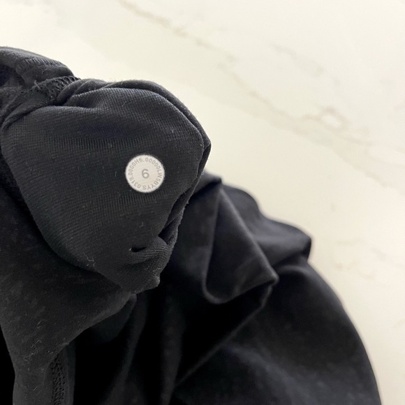 Lululemon Align 25” Size 6. Black embossed. - Picture 2 of 5